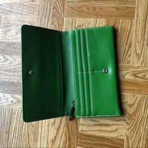 🎈SALE: 3 for $20 🎈NY&C Faux Green Leather Wallet